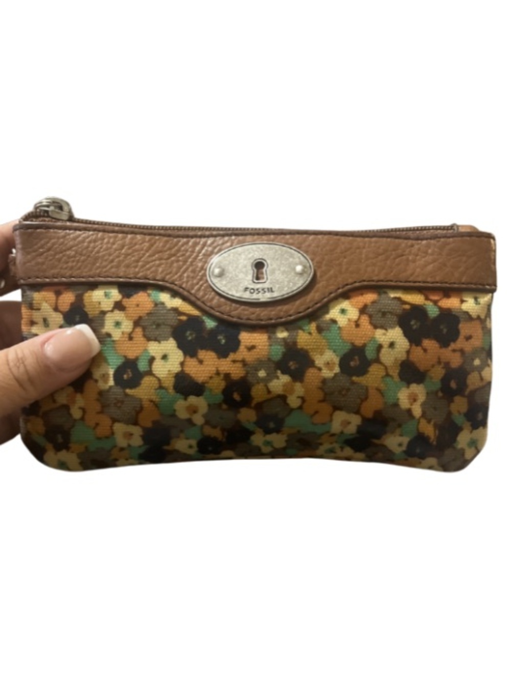 Vintage Fossil Key-Per Floral
Coated Canvas Wristlet Wallet
Brown Leather Trim - Picture 6 of 8